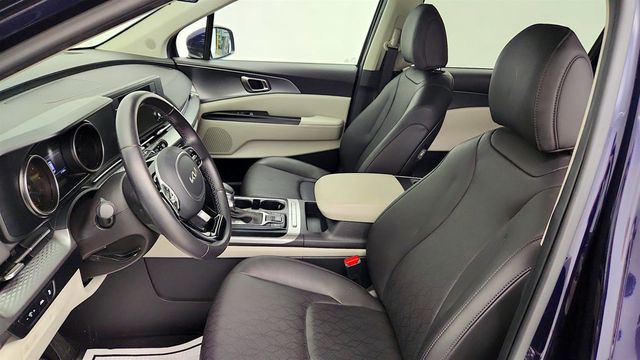 2024 Kia Carnival LX FWD w/Seat Pkg - 23042606 - 11