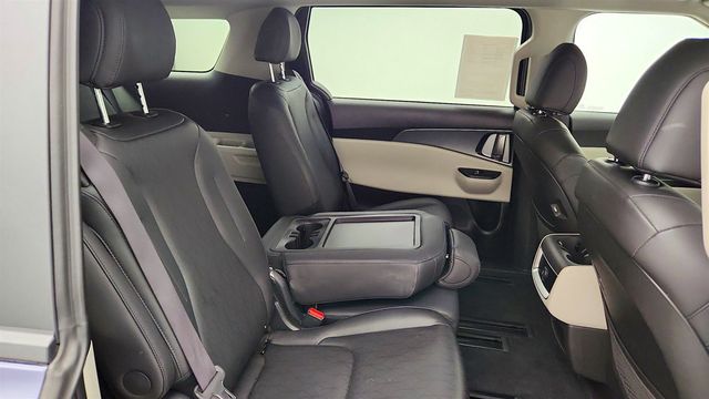 2024 Kia Carnival LX FWD w/Seat Pkg - 23042606 - 22