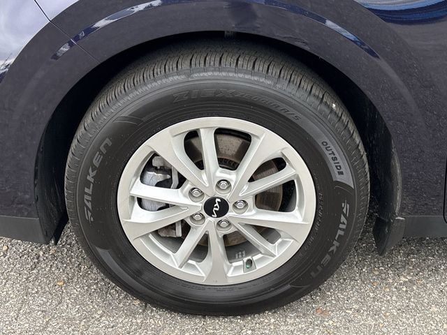 2024 Kia Carnival LX FWD w/Seat Pkg - 22810944 - 11