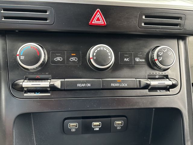 2024 Kia Carnival LX FWD w/Seat Pkg - 22810944 - 24