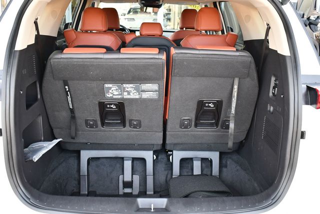 2024 Kia Carnival SX FWD Van W/Navigation and Blind Spot Assist - 22944786 - 33