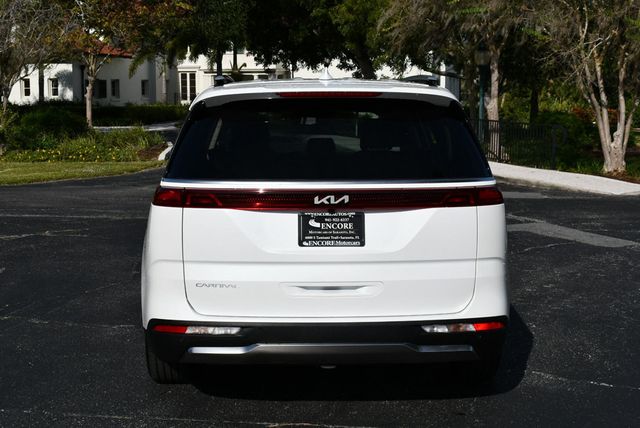 2024 Kia Carnival SX FWD Van W/Navigation and Blind Spot Assist - 22944786 - 4