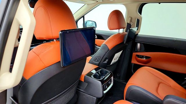 2024 Kia Carnival SX Prestige with Rear Seat Entertainment Package - 22958883 - 22