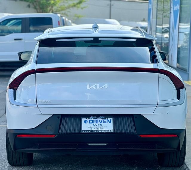 2024 Kia EV6 Light Long Range AWD - 23059469 - 3