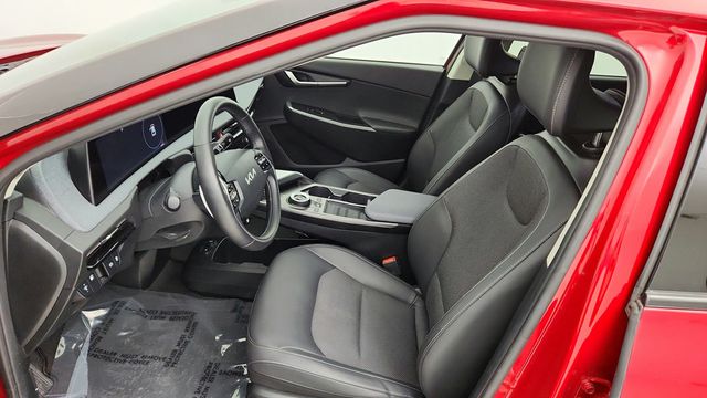 2024 Kia EV6 Light Long Range AWD - 22942767 - 18