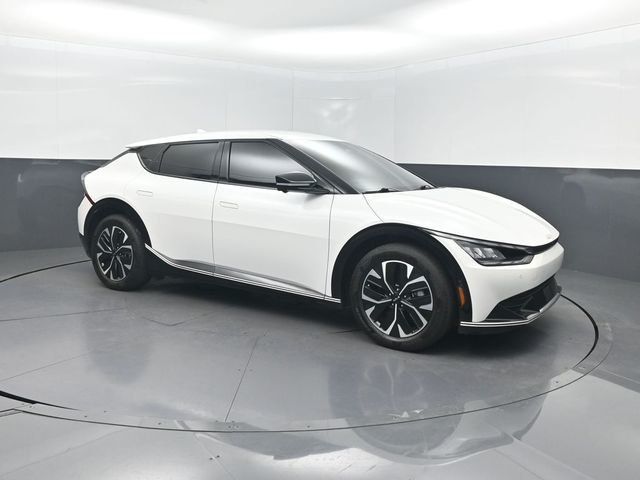 2024 Kia EV6 Wind RWD - 23062533 - 32