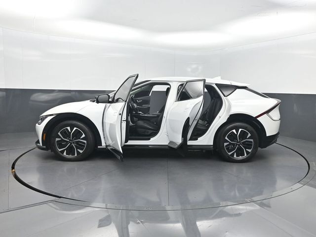 2024 Kia EV6 Wind RWD - 23062533 - 37