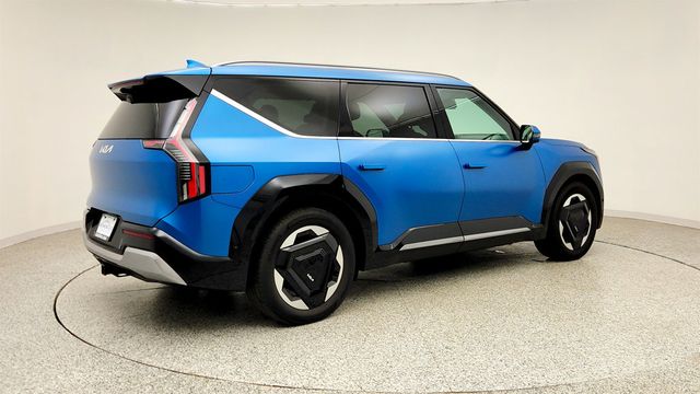 2024 Kia EV9  AWD w/ Towing Pkg  - 23037906 - 4