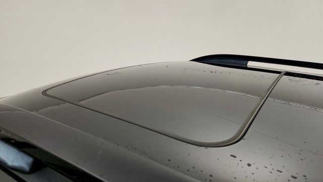 2024 Kia EV9 GT-Line AWD w/ GTL 2nd Row VIP Relaxation Pkg & Two-Tone Seats - 23007701 - 9