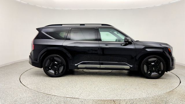 2024 Kia EV9 GT-Line AWD w/ GTL 2nd Row VIP Relaxation Pkg & Two-Tone Seats - 23007701 - 3