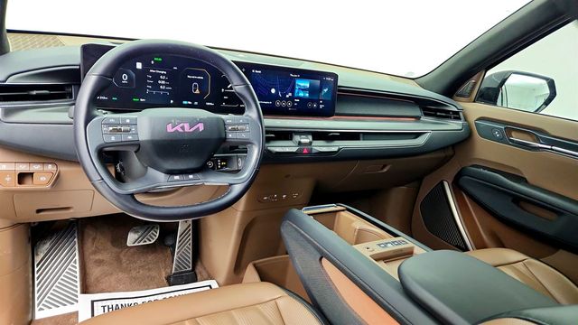 2024 Kia EV9 GT-Line AWD w/ Relaxation Package & Brown/Black Interior - 23039495 - 11