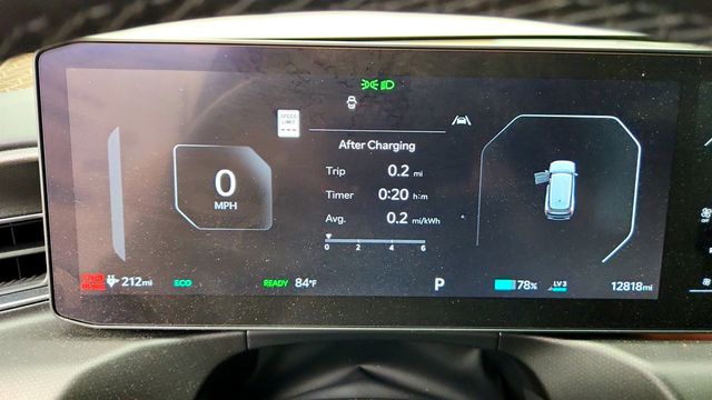 2024 Kia EV9 GT-Line AWD w/ Relaxation Package & Brown/Black Interior - 23039495 - 12
