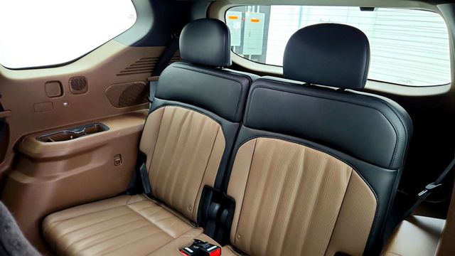 2024 Kia EV9 GT-Line AWD w/ Relaxation Package & Brown/Black Interior - 23039495 - 19