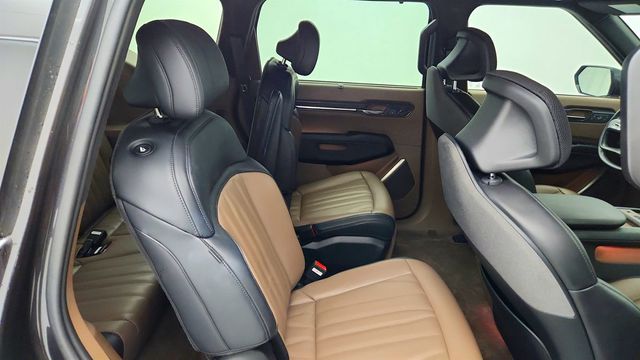 2024 Kia EV9 GT-Line AWD w/ Relaxation Package & Brown/Black Interior - 23039495 - 21