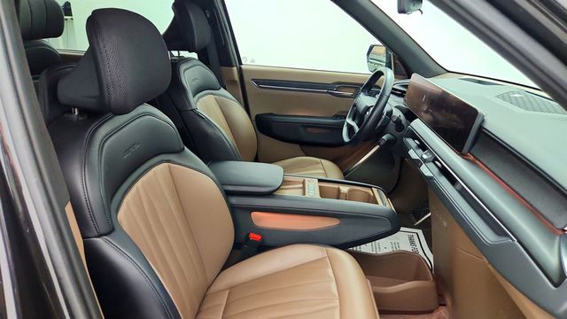2024 Kia EV9 GT-Line AWD w/ Relaxation Package & Brown/Black Interior - 23039495 - 22