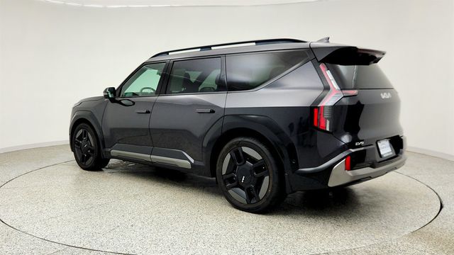2024 Kia EV9 GT-Line AWD w/ VIP Relaxation Pkg & Raised Cross Bars - 23032583 - 6