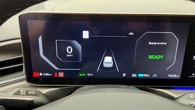2024 Kia EV9 Land AWD with 2nd Row VIP Relaxation Package - 23030395 - 14