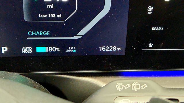 2024 Kia EV9 Land AWD with 2nd Row VIP Relaxation Package - 23030395 - 15