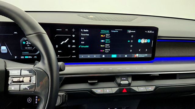 2024 Kia EV9 Land AWD with 2nd Row VIP Relaxation Package - 23030395 - 17