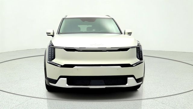 2024 Kia EV9 Land AWD with 2nd Row VIP Relaxation Package - 23030395 - 1