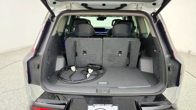 2024 Kia EV9 Land AWD with 2nd Row VIP Relaxation Package - 23030395 - 23