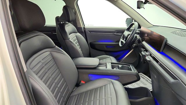 2024 Kia EV9 Land AWD with 2nd Row VIP Relaxation Package - 23030395 - 24