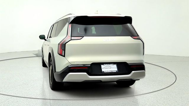 2024 Kia EV9 Land AWD with 2nd Row VIP Relaxation Package - 23030395 - 5