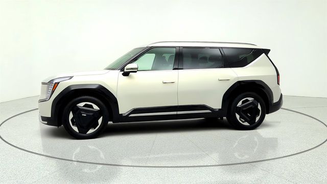 2024 Kia EV9 Land AWD with 2nd Row VIP Relaxation Package - 23030395 - 7