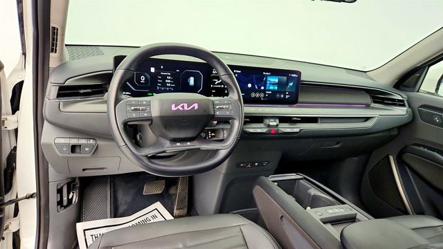 2024 Kia EV9 Land AWD w/ Relaxation Package - 23075489 - 11