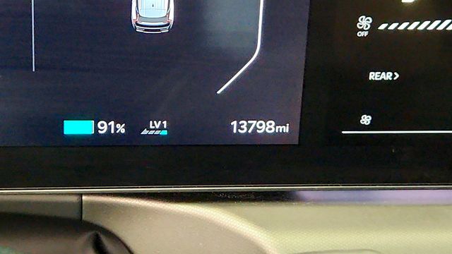 2024 Kia EV9 Land AWD w/ Relaxation Package - 23075489 - 14