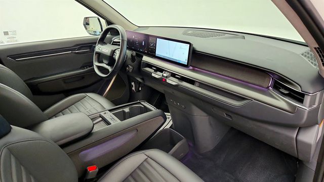 2024 Kia EV9 Land AWD w/ Relaxation Package - 23075489 - 21
