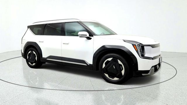 2024 Kia EV9 Land AWD w/ Relaxation Package - 23075489 - 2