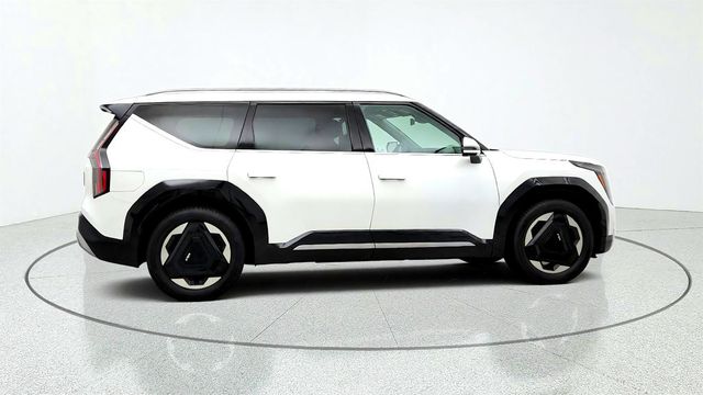 2024 Kia EV9 Land AWD w/ Relaxation Package - 23075489 - 3