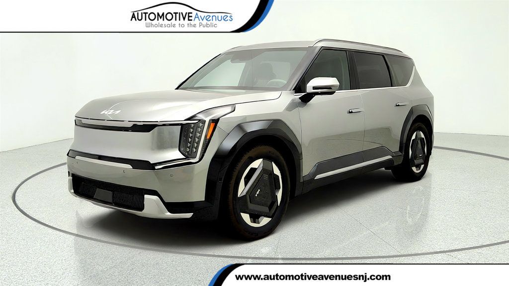 2024 Kia EV9 Land AWD w/ Relaxation Pkg & Towing Pkg - 23067954 | Video 1