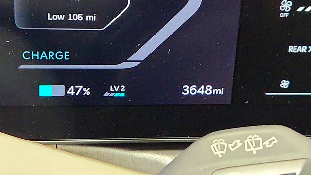 2024 Kia EV9 Land AWD w/ Relaxation Pkg & Towing Pkg - 23067954 - 14