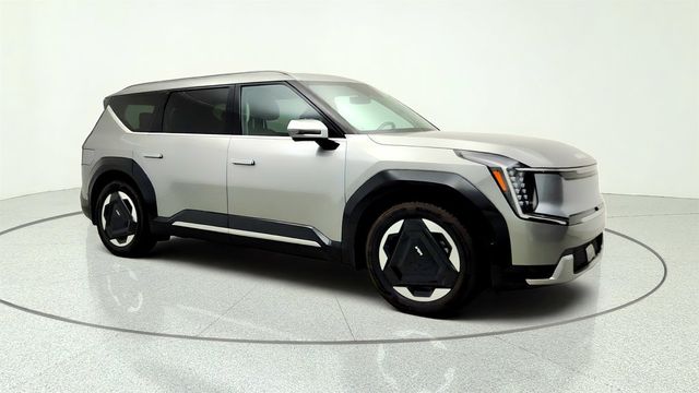2024 Kia EV9 Land AWD w/ Relaxation Pkg & Towing Pkg - 23067954 - 2