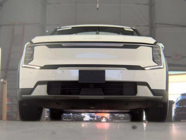 2024 Kia EV9 Light Long Range RWD - 23095654 - 3