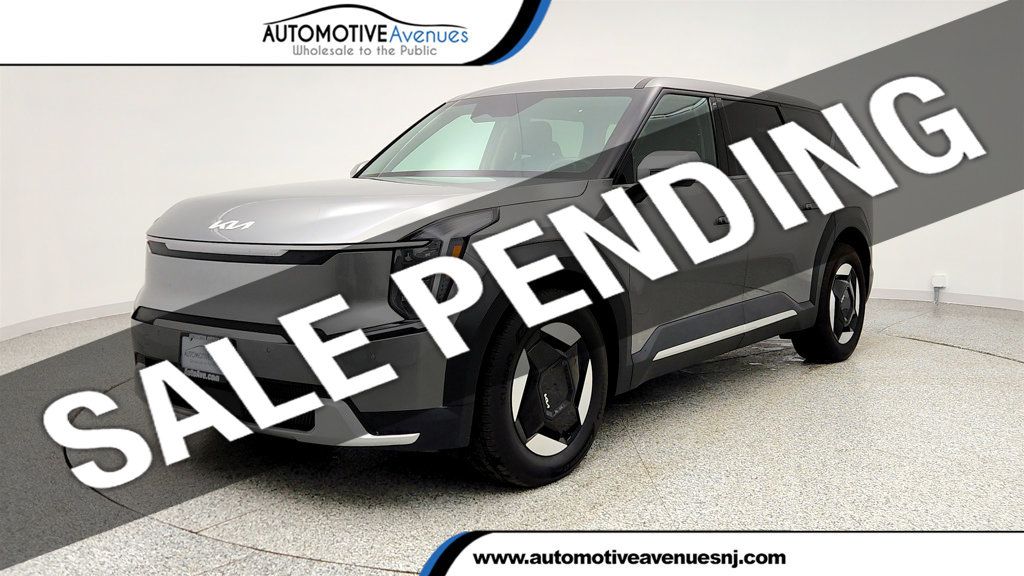 2024 Kia EV9 Light Short Range w/ 3rd Row Seating & Panoramic Digital Display - 22998001 | Video 1