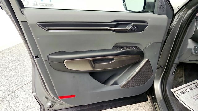 2024 Kia EV9 Light Short Range w/ 3rd Row Seating & Panoramic Digital Display - 22998001 - 9