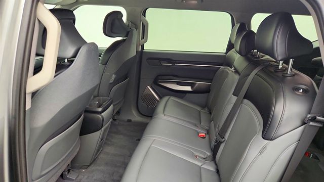 2024 Kia EV9 Light Short Range w/ 3rd Row Seating & Panoramic Digital Display - 22998001 - 18