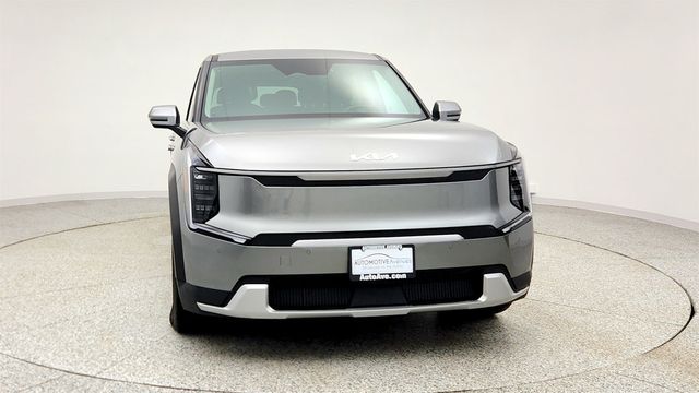 2024 Kia EV9 Light Short Range w/ 3rd Row Seating & Panoramic Digital Display - 22998001 - 1