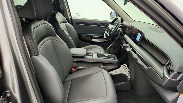 2024 Kia EV9 Light Short Range w/ 3rd Row Seating & Panoramic Digital Display - 22998001 - 21