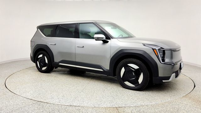 2024 Kia EV9 Light Short Range w/ 3rd Row Seating & Panoramic Digital Display - 22998001 - 2