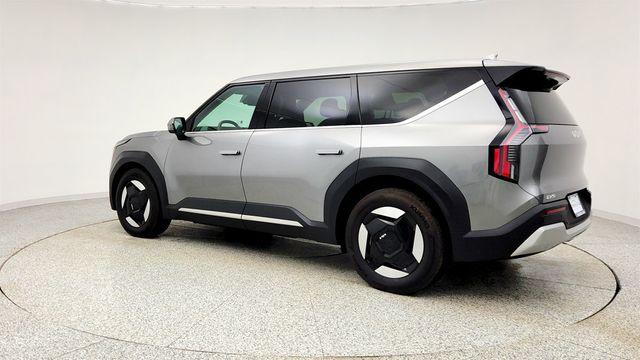 2024 Kia EV9 Light Short Range w/ 3rd Row Seating & Panoramic Digital Display - 22998001 - 6