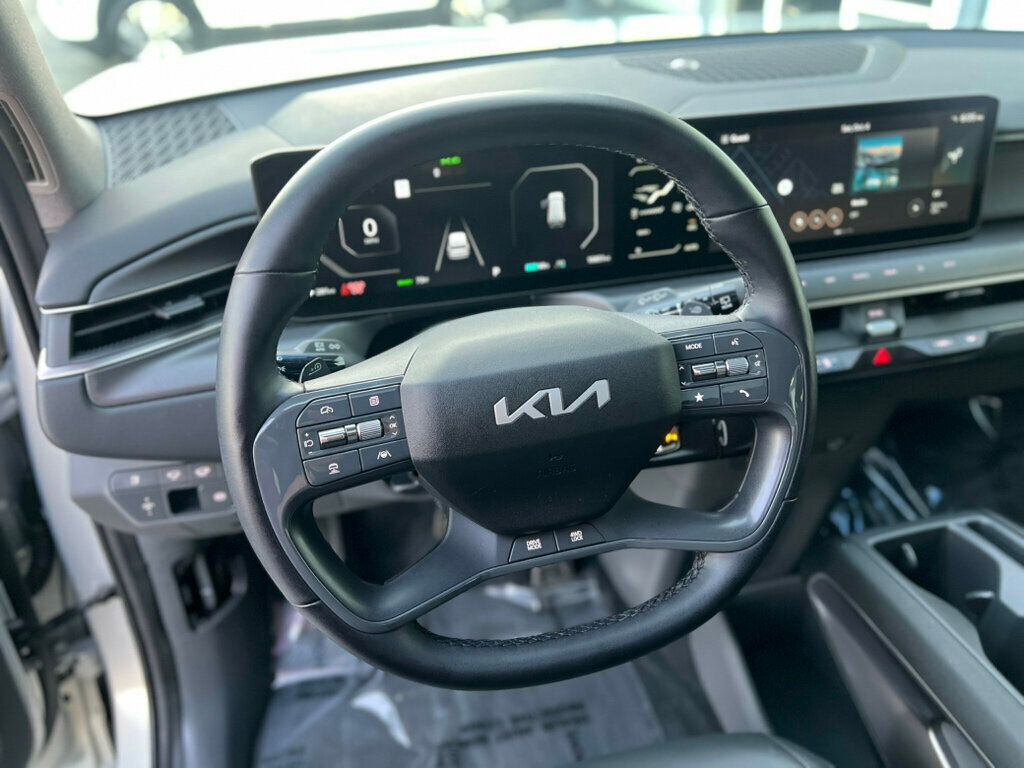 2024 Kia EV9 Wind AWD photo 13