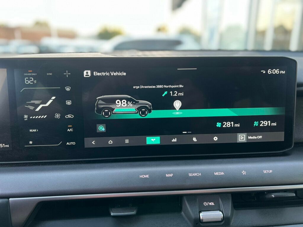 2024 Kia EV9 Wind AWD photo 17