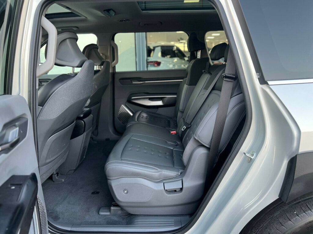 2024 Kia EV9 Wind AWD photo 28