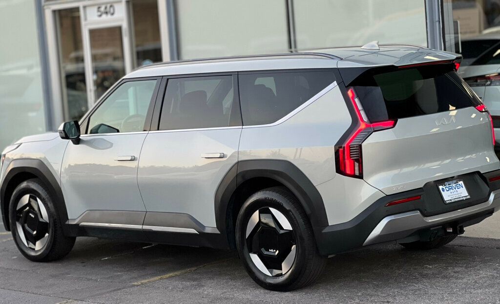 2024 Kia EV9 Wind AWD photo 45