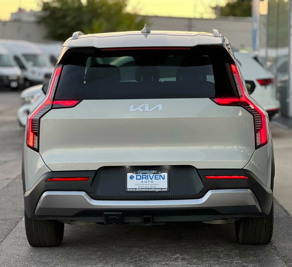 2024 Kia EV9 Wind AWD photo 46