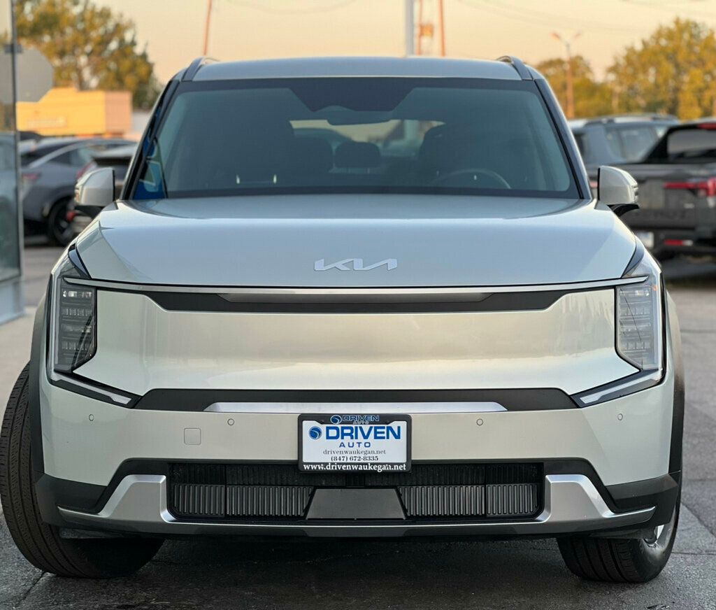 2024 Kia EV9 Wind AWD photo 4